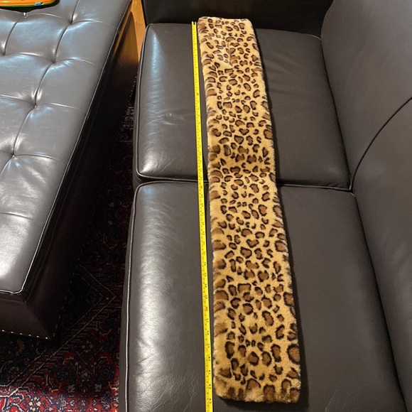 Surell Leopard print pull through scarf - Picture 3 of 10